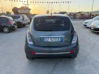 Usata Lancia Ypsilon 75 CV (55 kW) 2010 Grigio Utilitaria