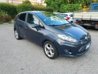 Usata Ford Fiesta Titanium 82 CV (60 kW) 2009 Grigio Berlina