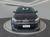 Usata Kia Rio 84 CV (61 kW) 2019 Grigio Berlina