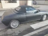 Usata Alfa Romeo Spider 155 CV (114 kW) 1999 Nero Cabrio