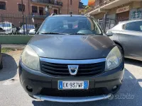 Usata Dacia Sandero Stepway 88 CV (64 kW) 2012 Grigio Berlina