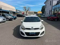 Usata Kia Rio EX 90 CV (66 kW) 2012 Bianco Berlina