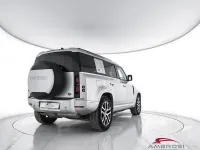 Usata Land Rover Defender SE 250 CV (183 kW) 2023 Grigio SUV