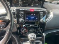 Usata Lancia Ypsilon Gold 69 CV (50 kW) 2017 Grigio Utilitaria