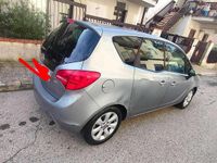 Usata Opel Meriva 110 CV (80 kW) 2011 Argento Monovolume