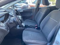 Usata Ford Fiesta 80 CV (58 kW) 2014 Bianco Utilitaria