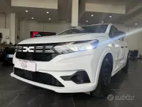 Usata Dacia Sandero Essentiel 101 CV (74 kW) 2023 Bianco Berlina