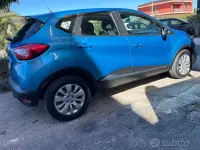 Usata Renault Captur 90 CV (66 kW) 2014 Blu SUV
