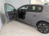 Usata Peugeot 208 Allure 101 CV (74 kW) 2025 Grigio selenite Utilitaria