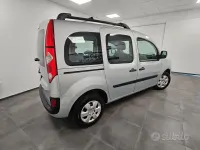 Usata Renault Kangoo 90 CV (66 kW) 2010 Grigio Monovolume
