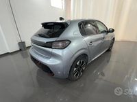 Usata Peugeot 208 Allure 101 CV (74 kW) 2024 Gray Utilitaria