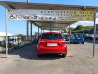 Usata Toyota Yaris 72 CV (52 kW) 2019 Rosso Berlina