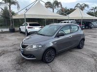 Usata Lancia Ypsilon Gold 69 CV (50 kW) 2022 Argento Utilitaria