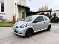 Usata Toyota Aygo Sol 68 CV (50 kW) 2009 Argento Utilitaria