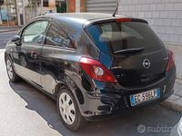 Usata Opel Corsa 75 CV (55 kW) 2010 Nero Berlina