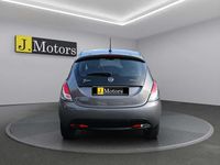 Usata Lancia Ypsilon Gold 69 CV (50 kW) 2023 Metallizzato Utilitaria
