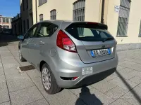 Usata Ford Fiesta 75 CV (55 kW) 2015 Grigio Utilitaria
