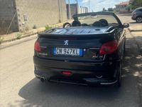 Usata Peugeot 206 CC 109 CV (80 kW) 2005 Nero Cabrio