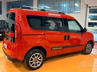 Usata Fiat Doblò Trekking 120 CV (88 kW) 2016 Rosso Monovolume
