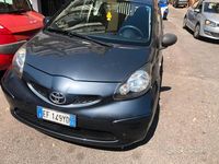 Usata Toyota Aygo 68 CV (50 kW) 2011 Grigio Utilitaria