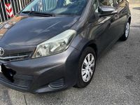 Usata Toyota Yaris 65 CV (47 kW) 2012 Grigio Berlina