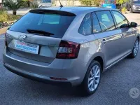 Usata Skoda Rapid 90 CV (66 kW) 2018 Beige Utilitaria