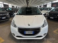 Usata Peugeot 208 Allure 82 CV (60 kW) 2014 Bianco Utilitaria