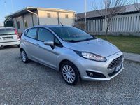 Usata Ford Fiesta 75 CV (55 kW) 2016 Grigio Berlina