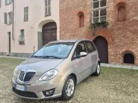 Usata Lancia Musa S 95 CV (69 kW) 2010 Grigio Monovolume