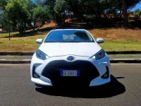 Usata Toyota Yaris Hybrid 92 CV (67 kW) 2021 Bianco Berlina