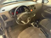 Usata Kia Rio 75 CV (55 kW) 2016 Nero Utilitaria
