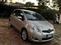 Usata Toyota Yaris Sol 100 CV (73 kW) 2011 Utilitaria