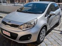 Usado Kia Rio EX 90 HP (66 kW) 2011 Cinzento Sedan