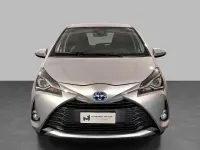 Usata Toyota Yaris Hybrid Active 101 CV (74 kW) 2019 Argento metallizzato Berlina