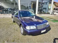 Usata Mercedes C200 192 CV (141 kW) 1996 Blu Berlina