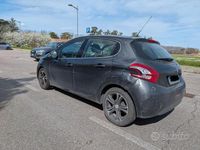 Usata Peugeot 208 Active 68 CV (50 kW) 2014 Grigio Utilitaria