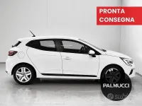 Używany Renault Clio V Business 72 KM (52 kW) 2021 Biały Sedan/Limuzyna