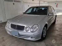 Usata Mercedes E220 Avantgarde 150 CV (110 kW) 2005 Grigio Berlina