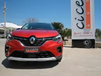 Second-hand Renault Captur Intens 101 CP (74 kW) 2023 Roșu SUV