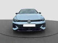 Usata VW Golf VIII Style 300 CV (220 kW) 2025 Crystal ice blue metallic Berlina