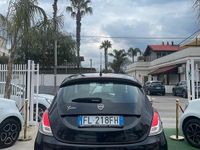 Usata Lancia Ypsilon Silver 69 CV (50 kW) 2017 Nero Utilitaria