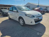 Gebraucht Renault Clio II Dynamique 75 PS (55 kW) 2011 Weiß Limousine