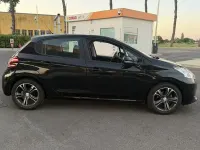 Usata Peugeot 208 Active 82 CV (60 kW) 2014 Nero Utilitaria