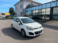 Usata Kia Rio EX 90 CV (66 kW) 2012 Bianco Berlina