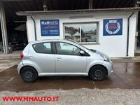 Usata Toyota Aygo Connect Style 67 CV (49 kW) 2012 Argento Utilitaria