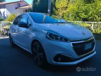 Usata Peugeot 208 GT-line 100 CV (73 kW) 2016 Bianco Utilitaria