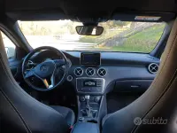 Usata Mercedes A180 122 CV (89 kW) 2015 Bianco Utilitaria
