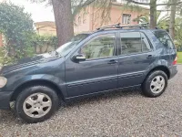 Usata Mercedes ML270 163 CV (119 kW) 2002 Blu/azzurro SUV