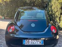 Usata VW New Beetle 105 CV (77 kW) 2006 Nero Utilitaria