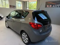 Usata Opel Meriva 95 CV (69 kW) 2012 Grigio Monovolume